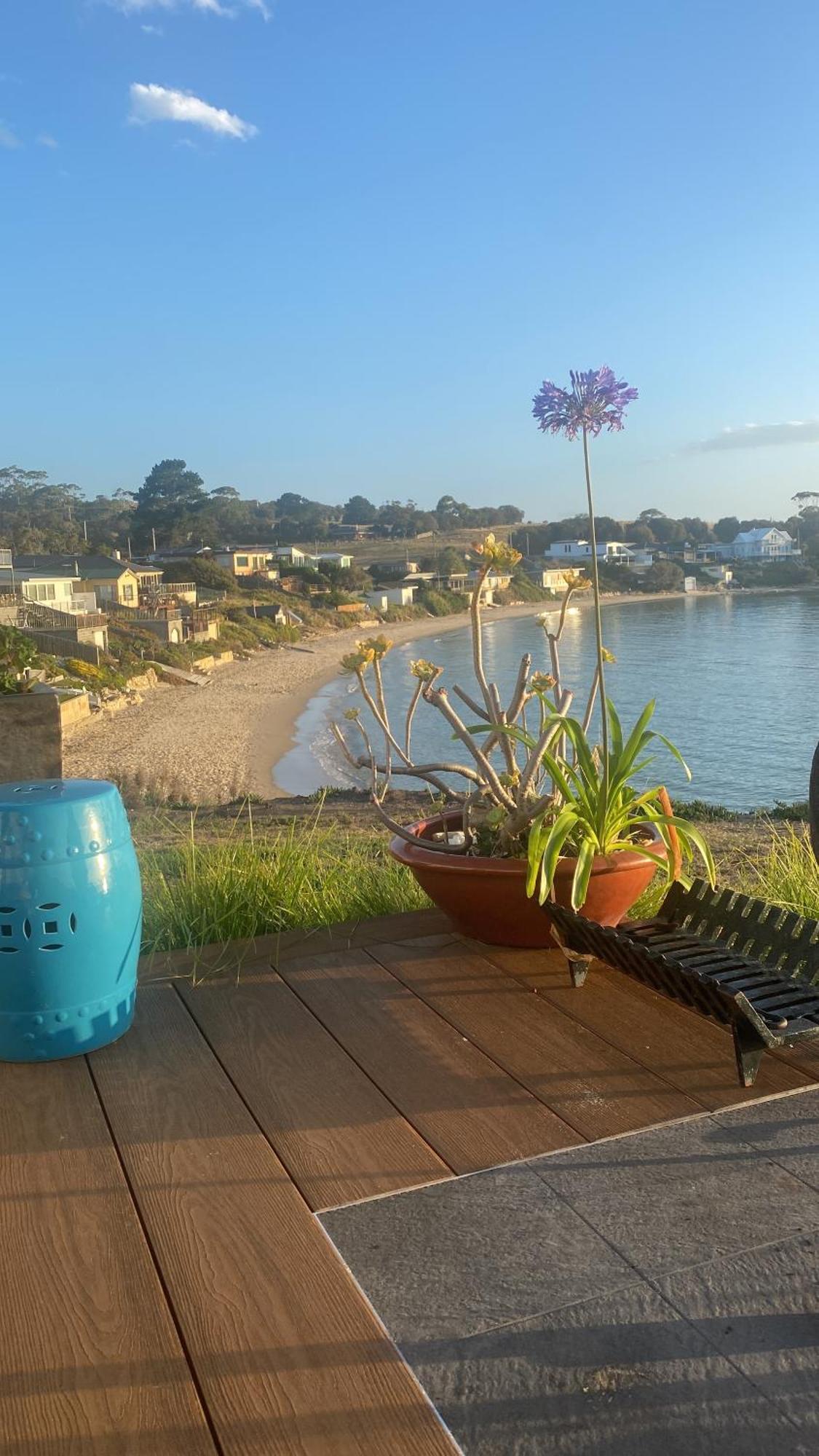 Beach Buoy Opossum Bay South Arm Esterno foto